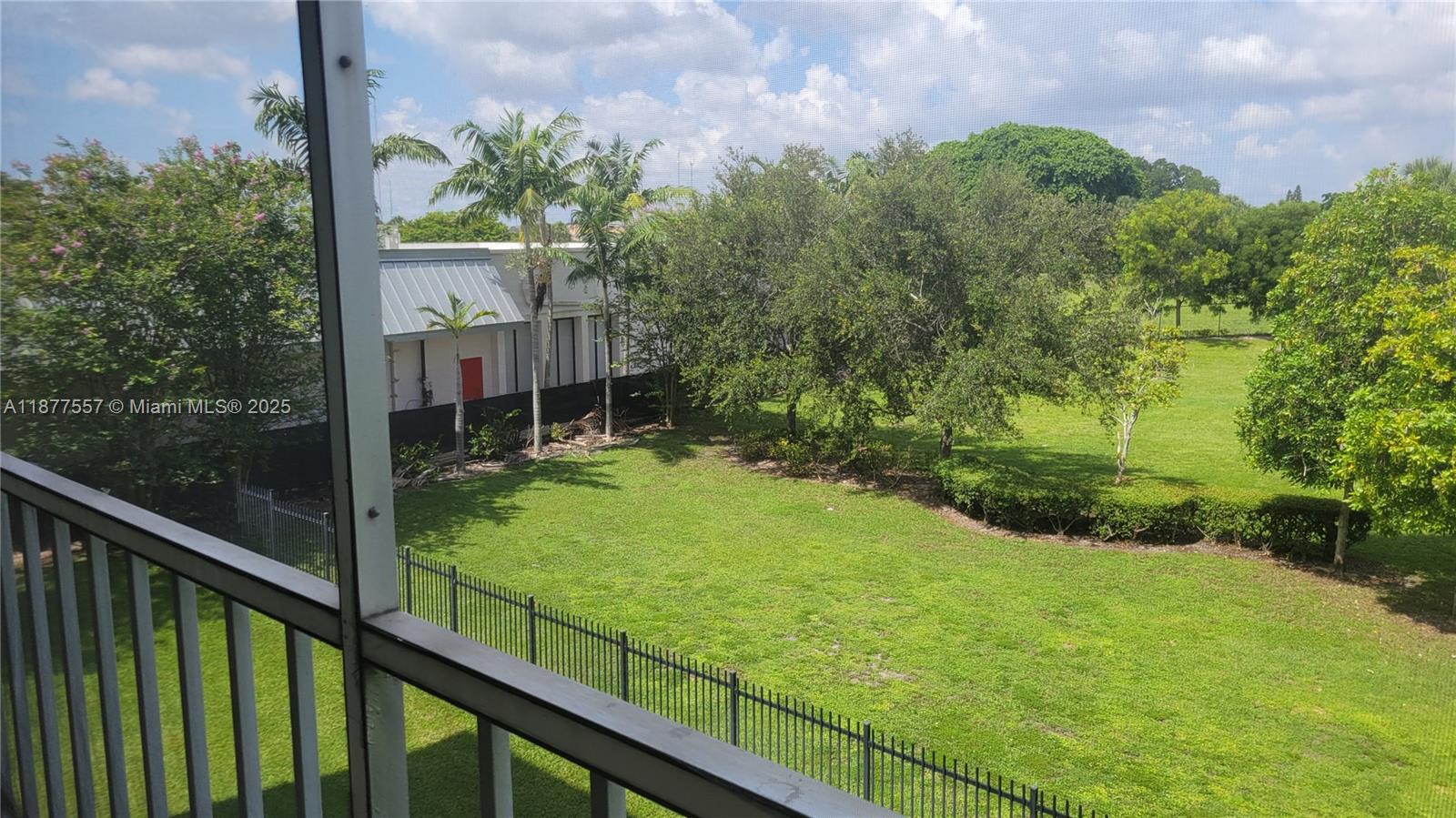 302 1 / 2 775 sq. ft. $ 2025-09-26 0 Photo