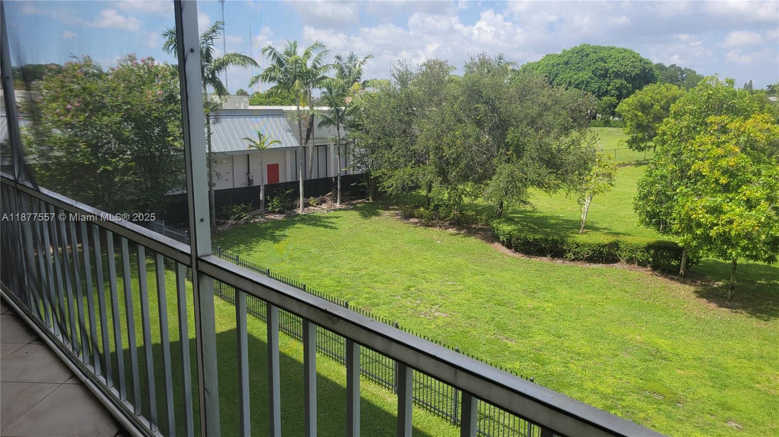 302 1 / 2 775 sq. ft. $ 2025-09-26 0 Photo