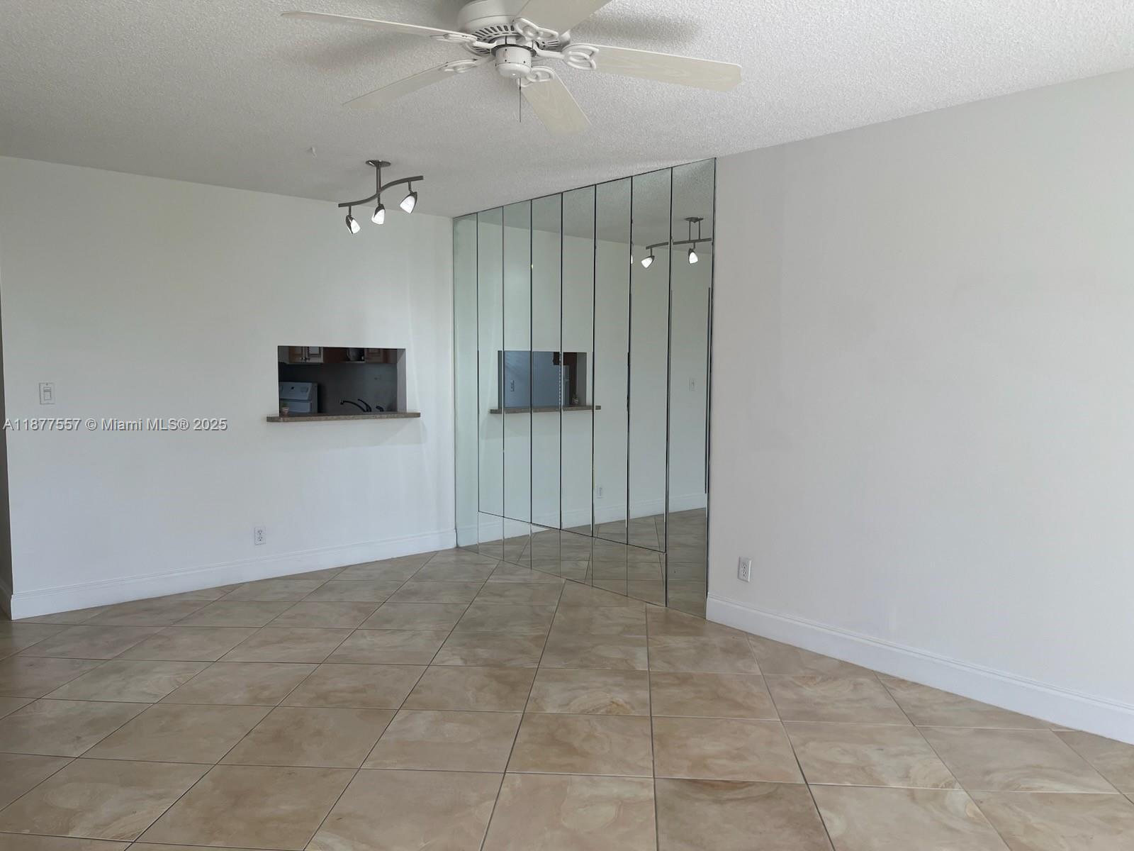 302 1 / 2 775 sq. ft. $ 2025-09-26 0 Photo