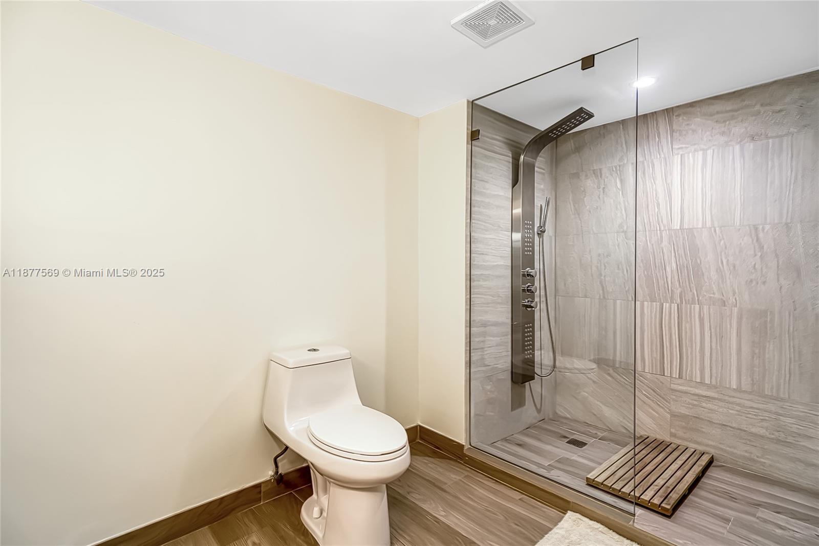 1709 3 / 3 1775 sq. ft. $ 2025-09-12 0 Photo