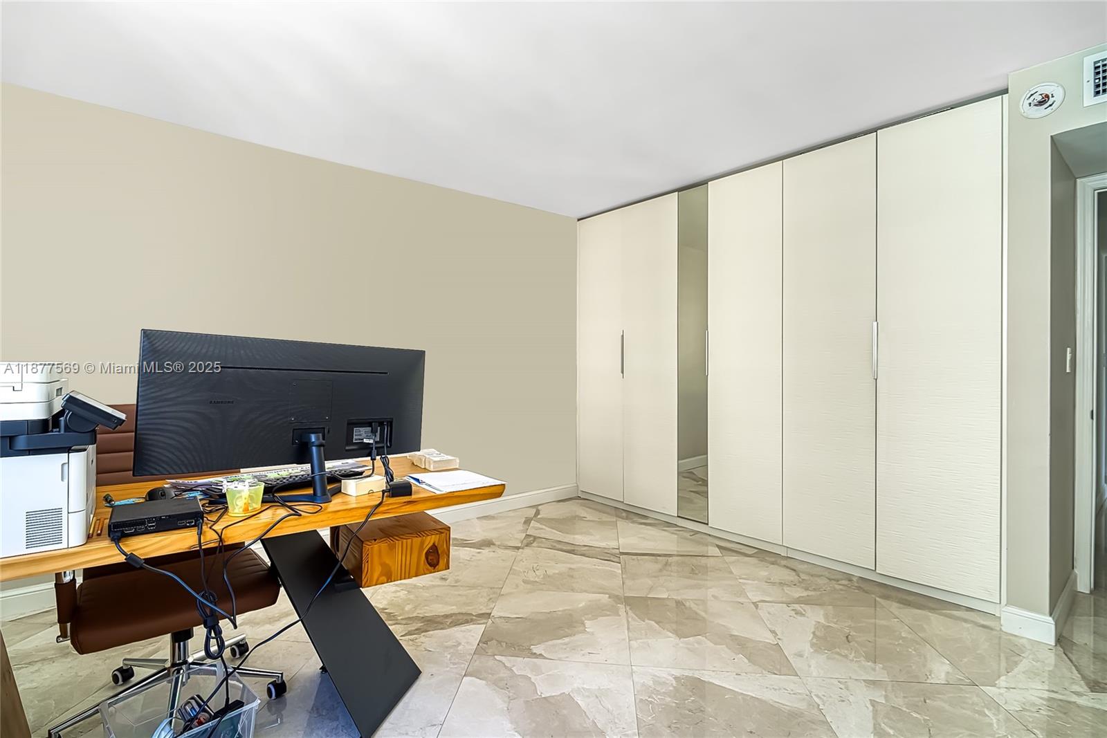 1709 3 / 3 1775 sq. ft. $ 2025-09-12 0 Photo