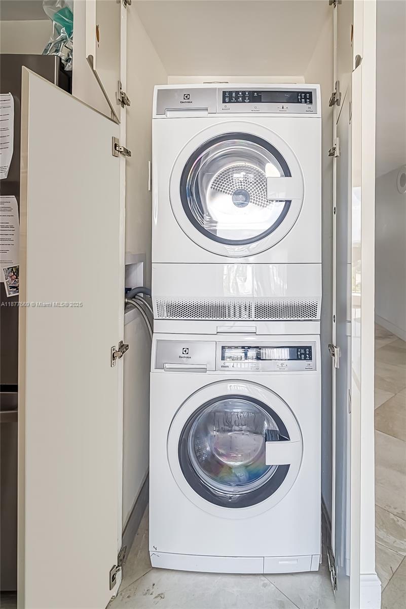 1709 3 / 3 1775 sq. ft. $ 2025-09-12 0 Photo