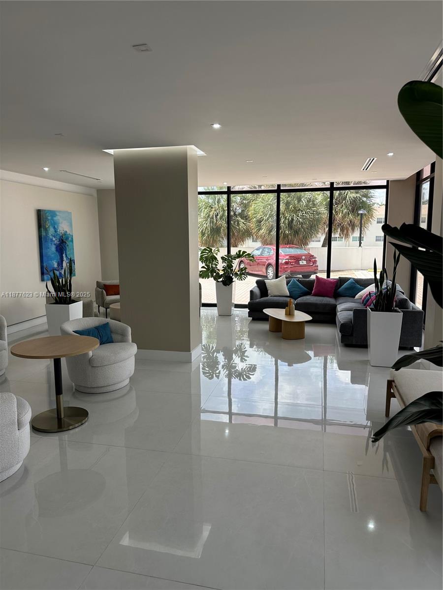Photo of 2401 Ocean Dr  #2504, Hollywood, Florida, 33019 - 