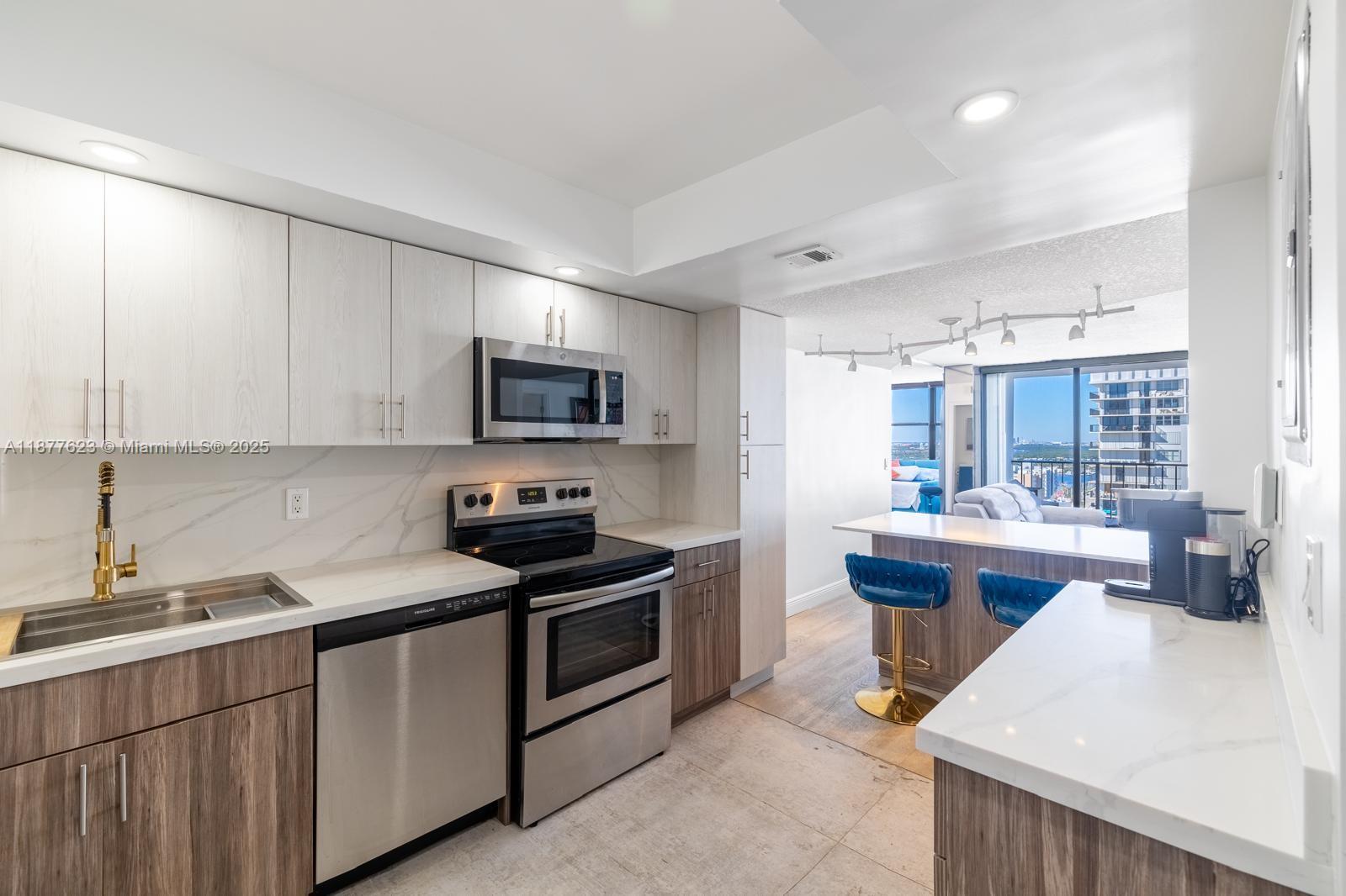 Photo of 2401 Ocean Dr  #2504, Hollywood, Florida, 33019 - 