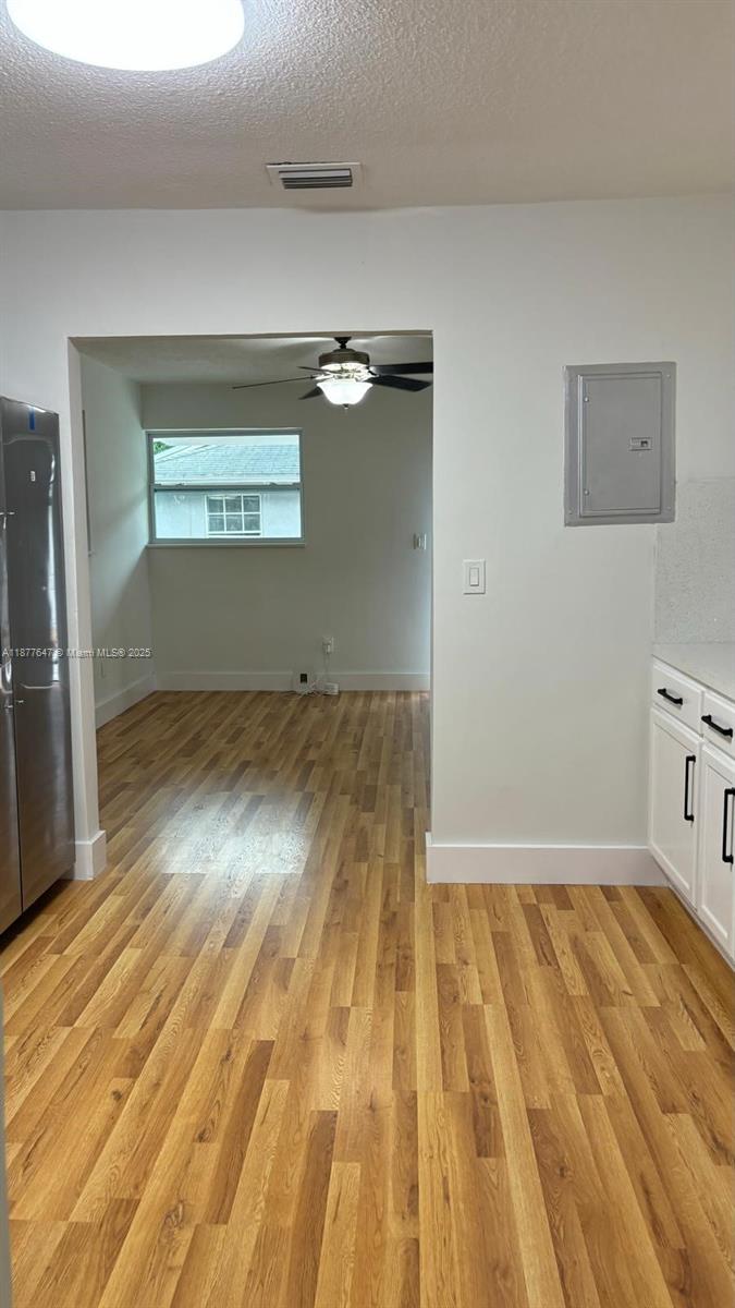 See details / 2120 sq. ft. $ 2025-09-12 0 Photo