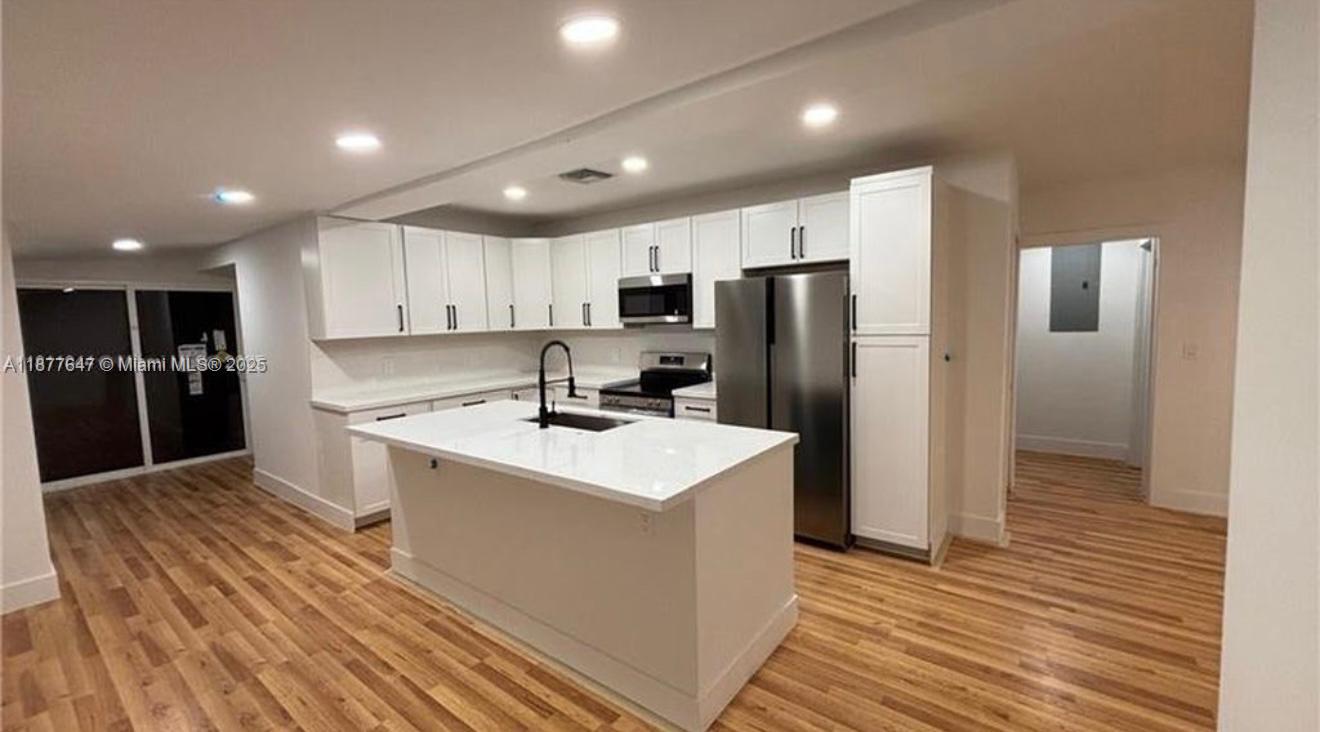   /  2120 sq. ft. $ 2025-09-12 0 foto