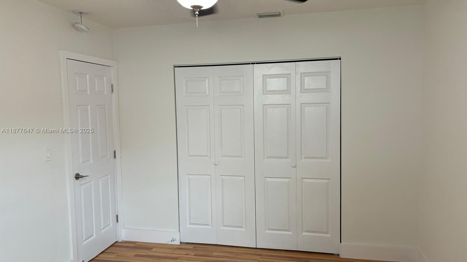 See details / 2120 sq. ft. $ 2025-09-12 0 Photo