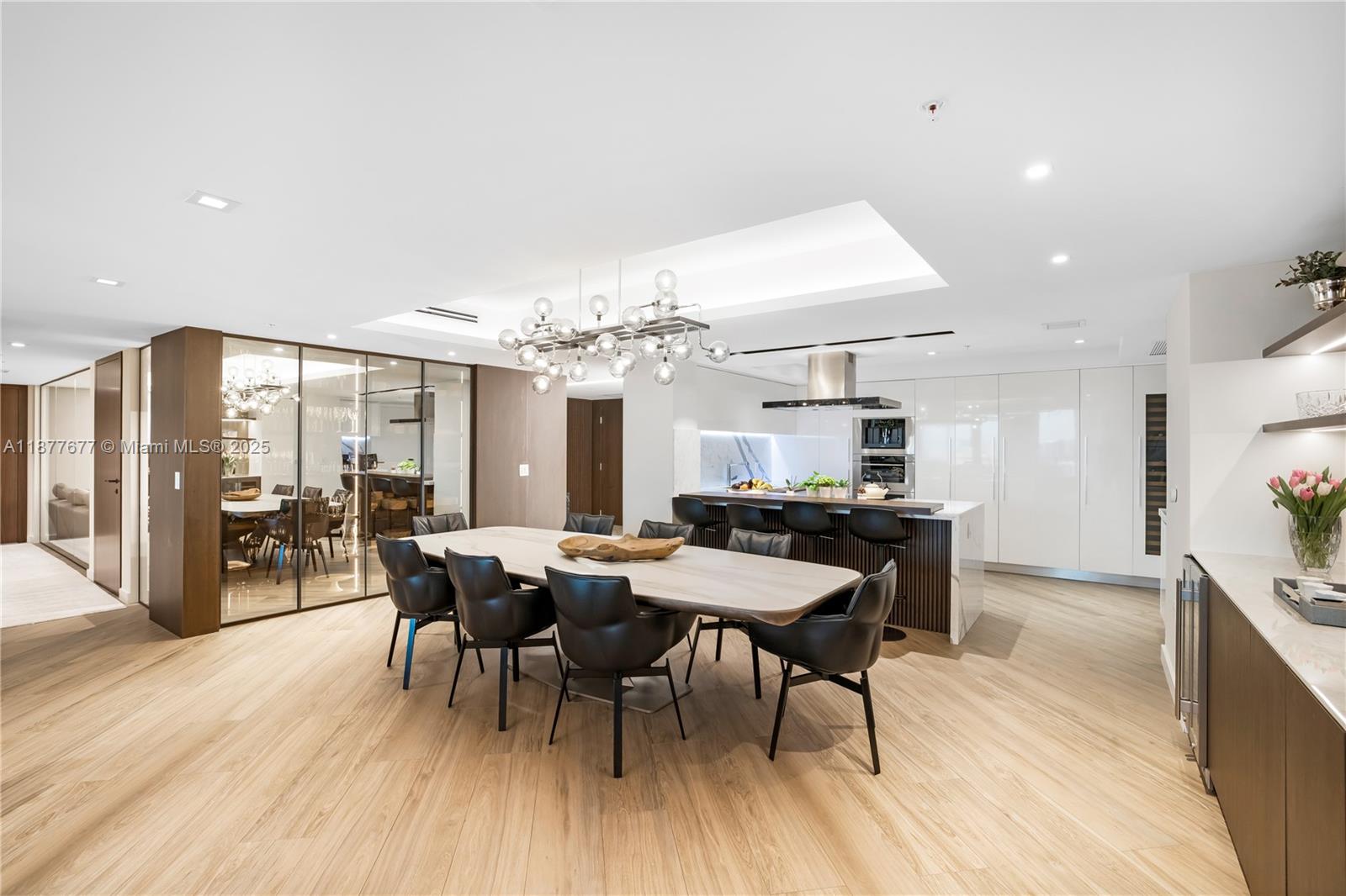 See details 5-2403 4 / 5 3094 sq. ft. $ 2025-09-12 0 Photo