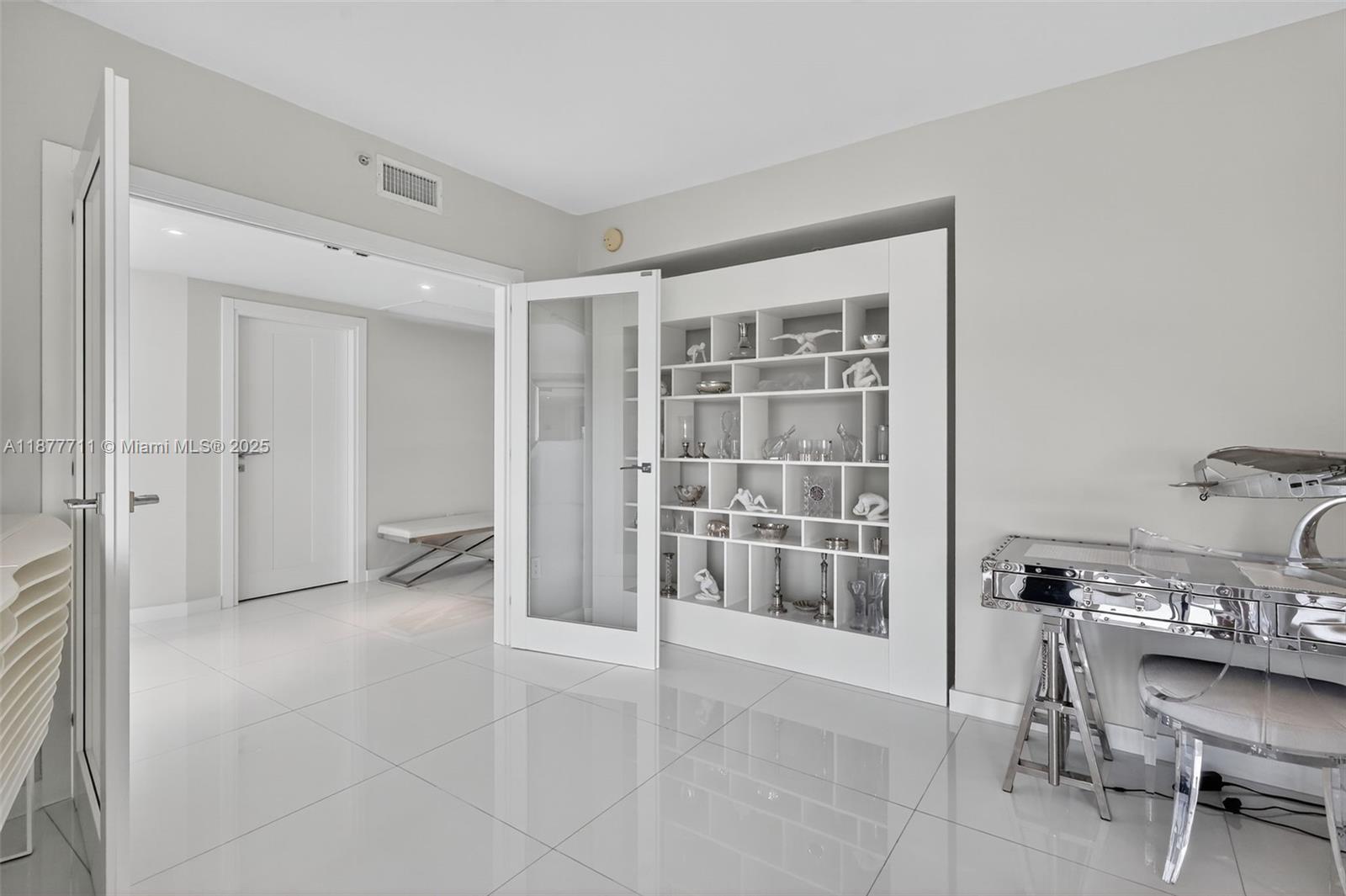 Photo of 3370 Hidden Bay Dr  #2915, Aventura, Florida, 33180 - 