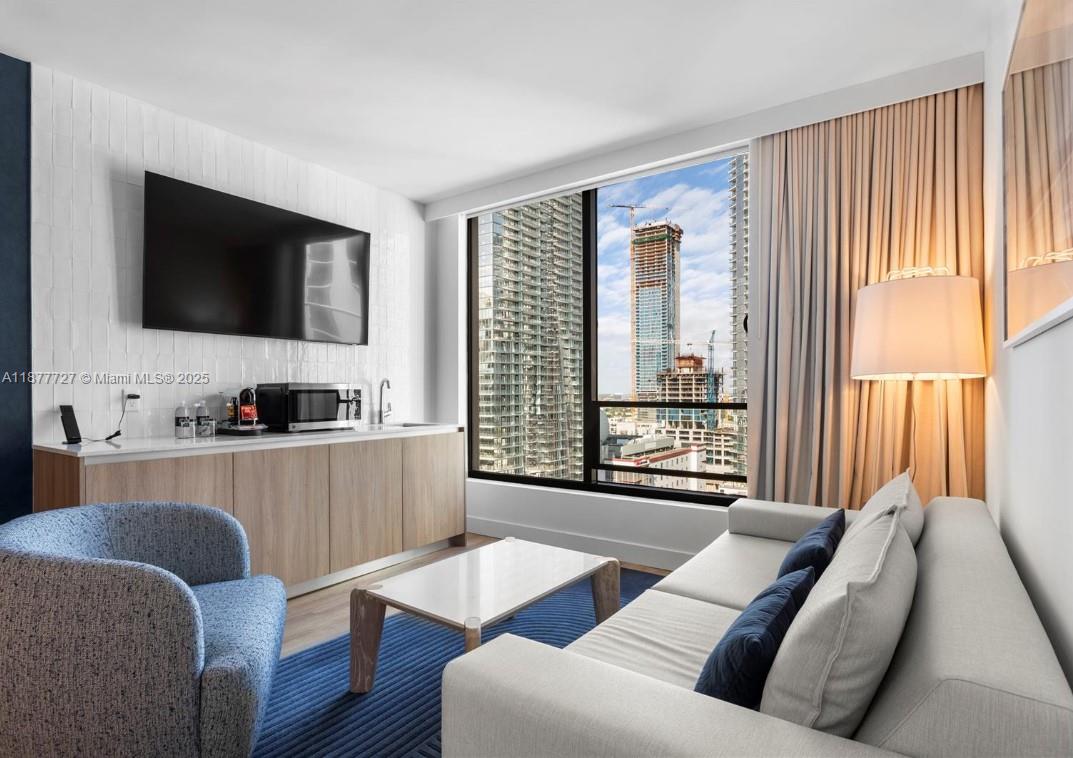 See details 1618 1 / 1 567 sq. ft. $ 2025-10-15 0 Photo