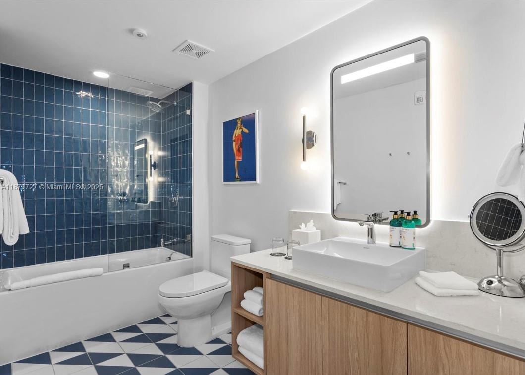 See details 1618 1 / 1 567 sq. ft. $ 2025-10-15 0 Photo