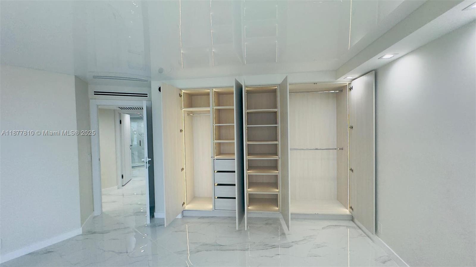 Photo of 3500 Mystic Pointe Dr  #1107, Aventura, Florida, 33180 - 