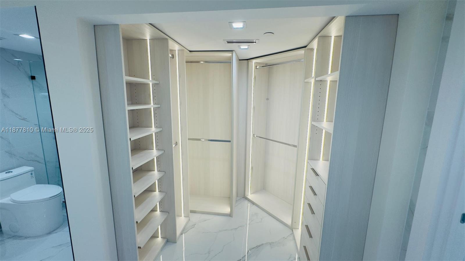 Photo of 3500 Mystic Pointe Dr  #1107, Aventura, Florida, 33180 - 