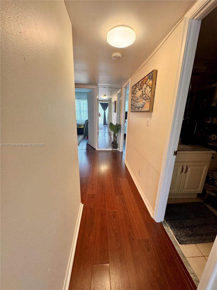 Photo of 2413 10th St  (2413), Hallandale Beach, Florida, 33009 - Hallway