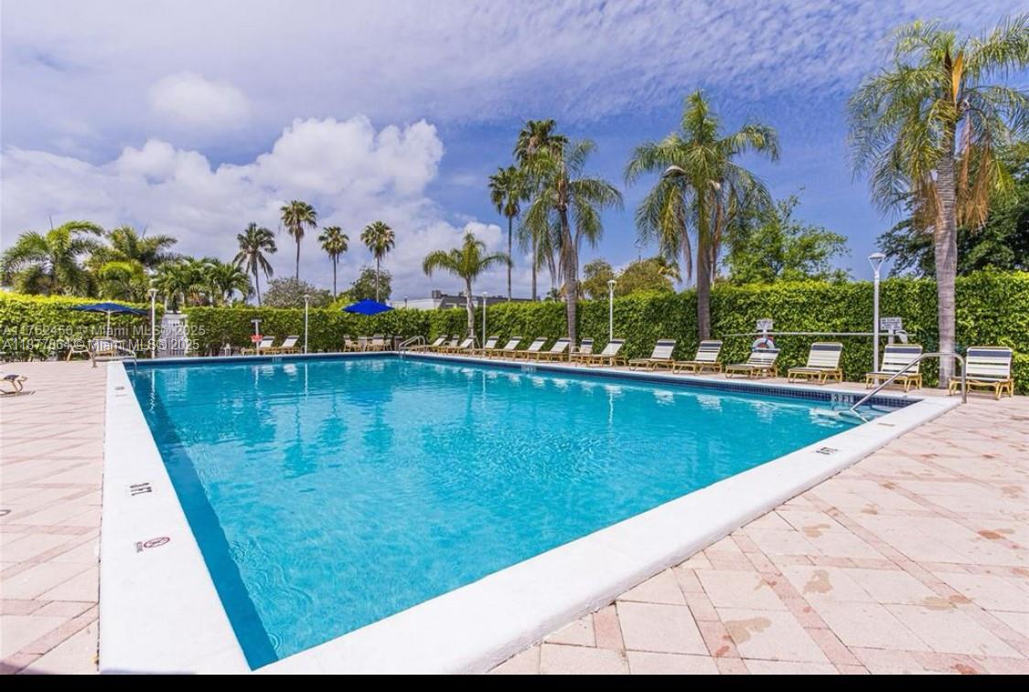 Photo of 2413 10th St  (2413), Hallandale Beach, Florida, 33009 - Community Pool