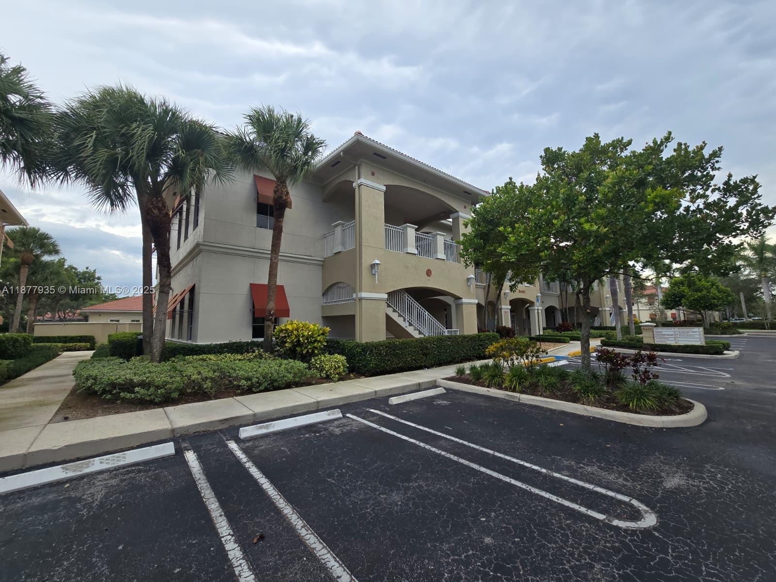 203  /   sq. ft. $ 2025-09-13 0 Photo