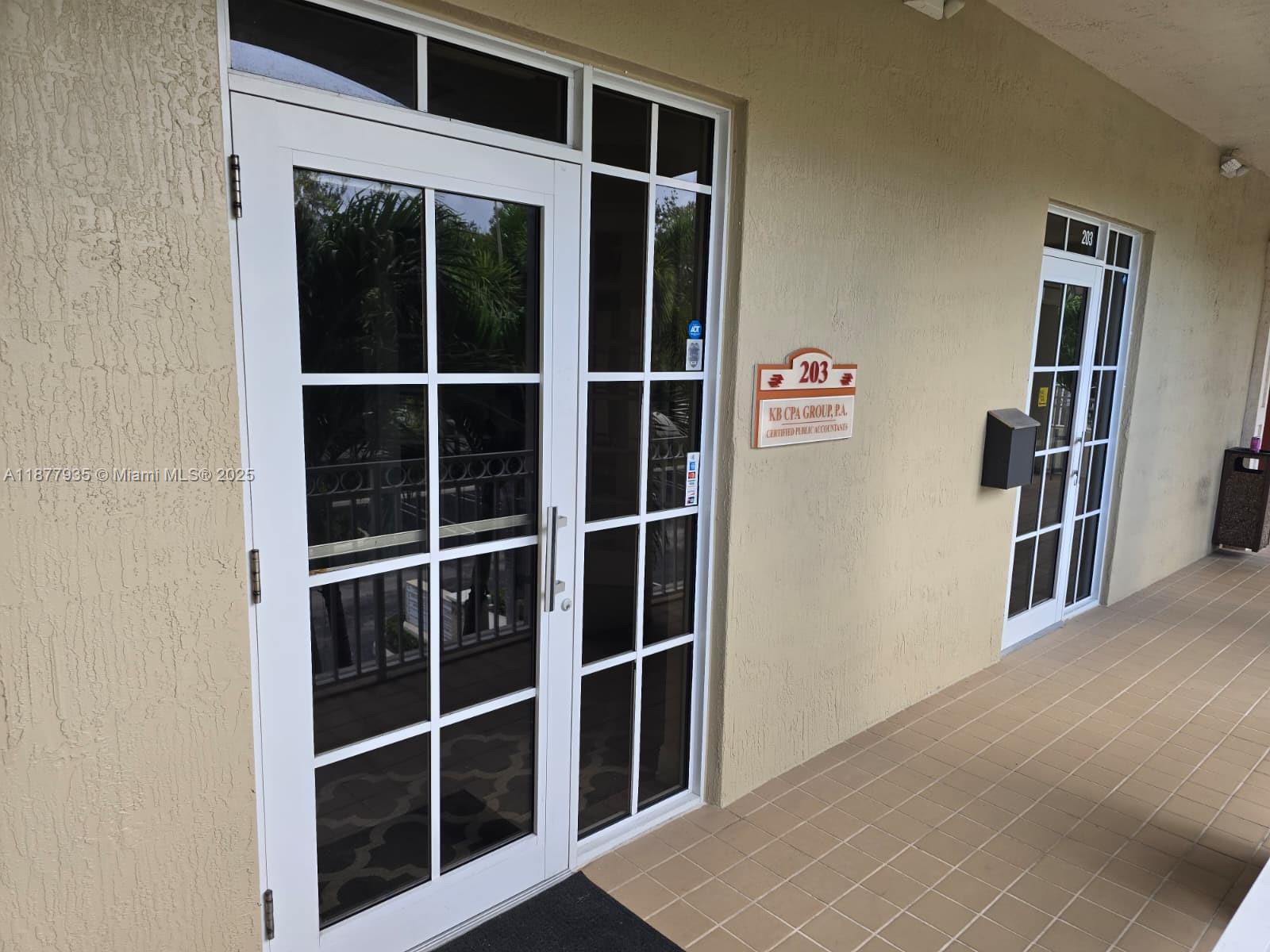 203  /   sq. ft. $ 2025-09-13 0 Photo