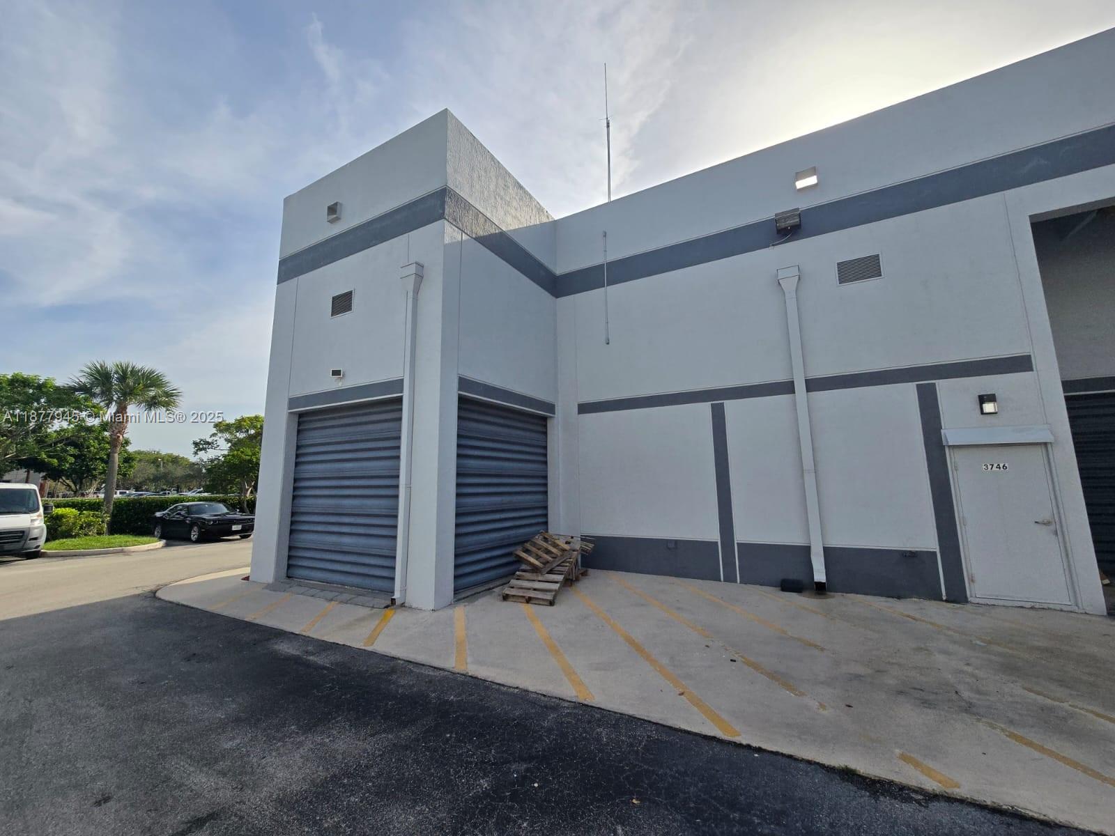 See details 105 / sq. ft. $ 2025-09-13 0 Photo