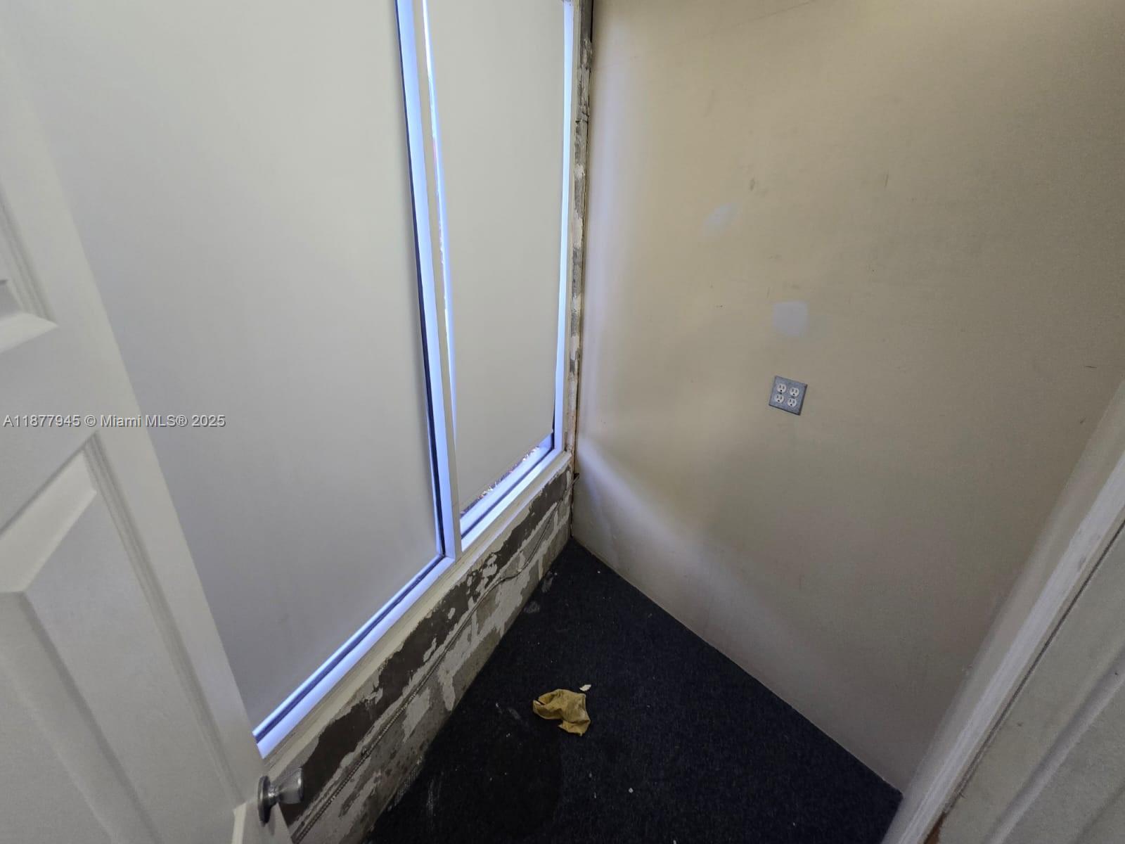 See details 105 / sq. ft. $ 2025-09-13 0 Photo