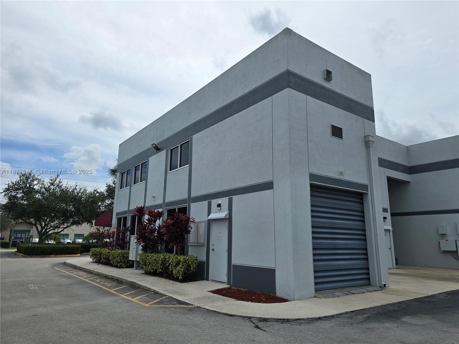 See details 105 / sq. ft. $ 2025-09-13 0 Photo