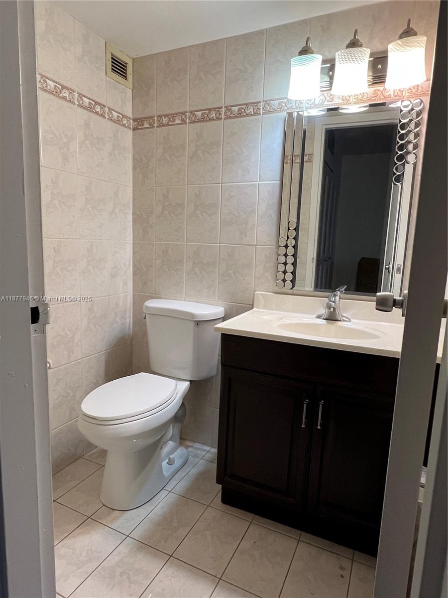 Photo of 16909 Bay Rd  #904, Sunny Isles Beach, Florida, 33160 - 