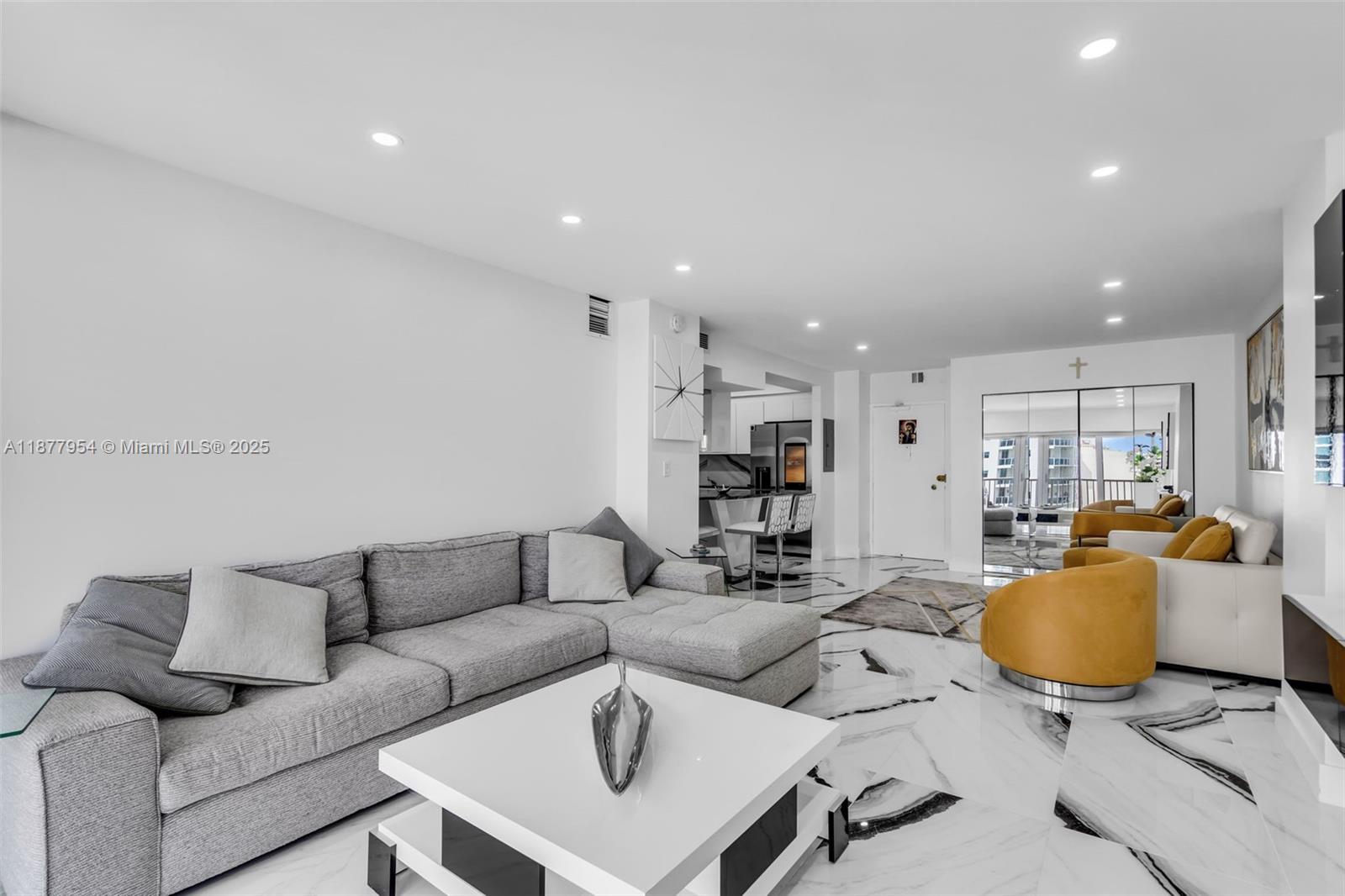 15B 1 / 1 798 sq. ft. $ 2025-09-13 0 foto