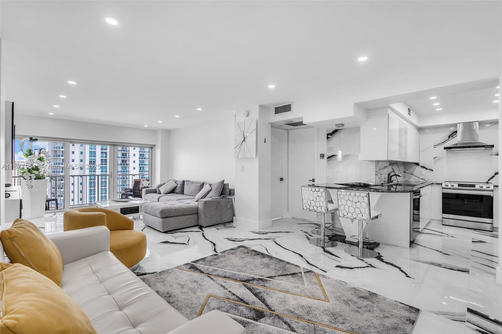 15B 1 / 1 798 sq. ft. $ 2025-09-13 0 foto
