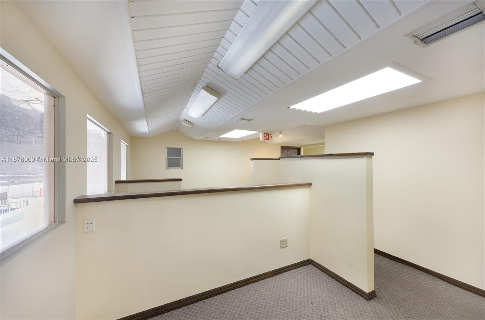 See details / sq. ft. $ 2025-09-28 0 Photo