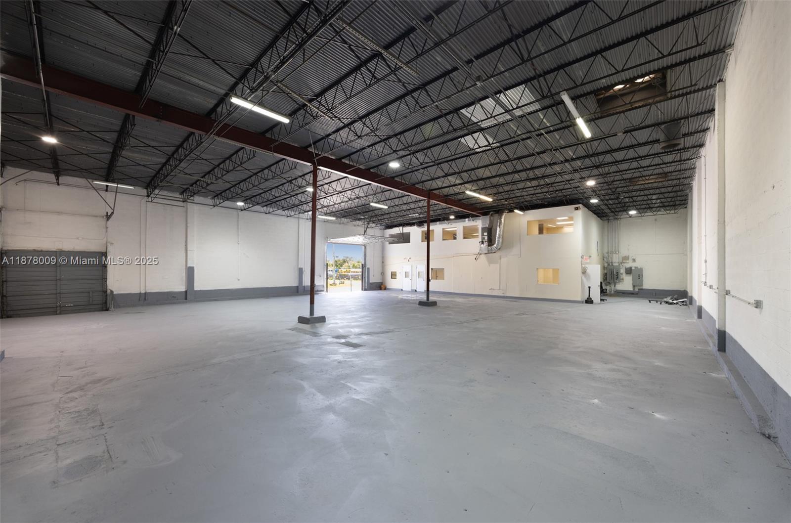 See details / sq. ft. $ 2025-09-28 0 Photo