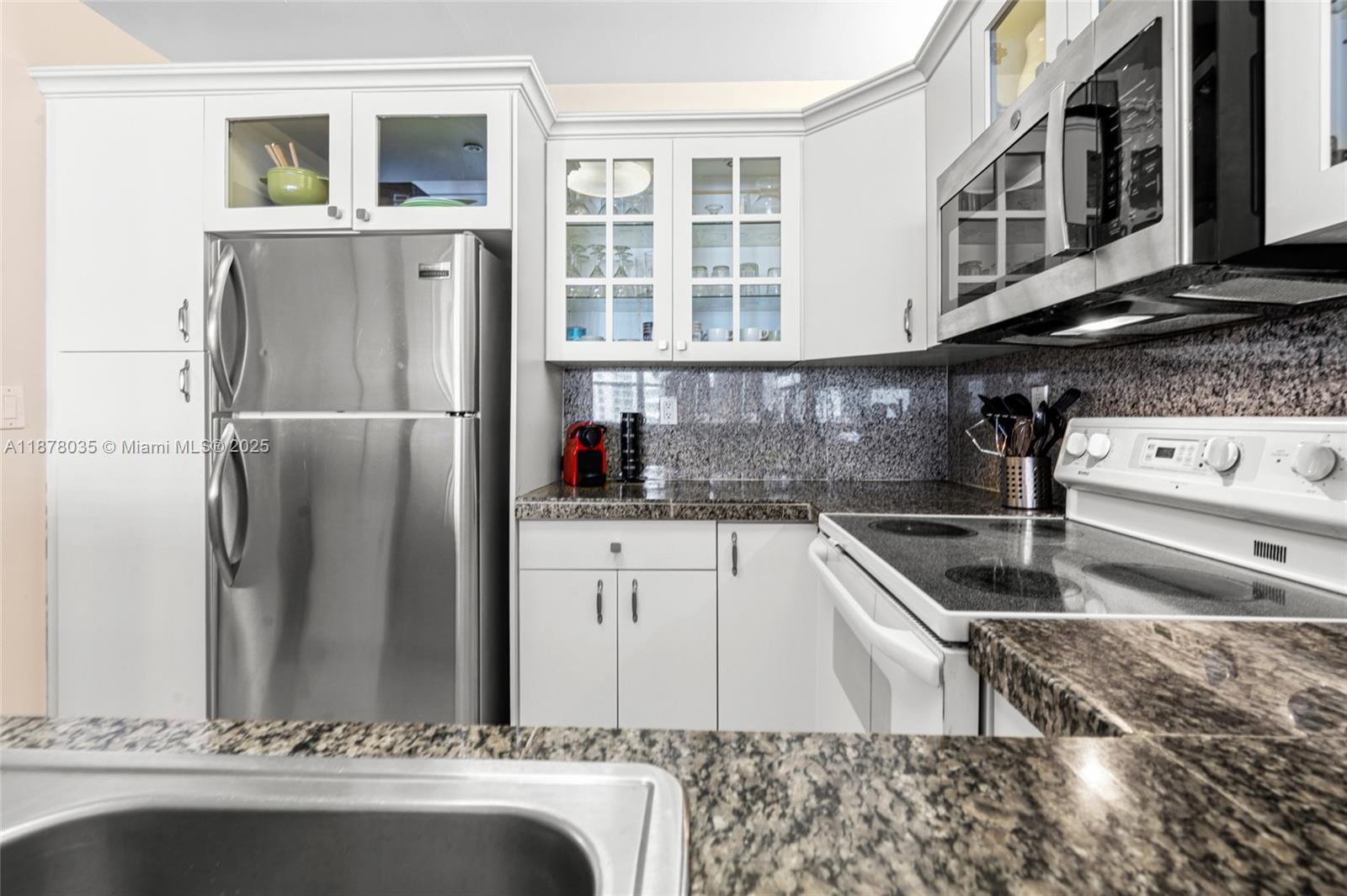 Photo of 3725 Ocean Dr  #1609, Hollywood, Florida, 33019 - 