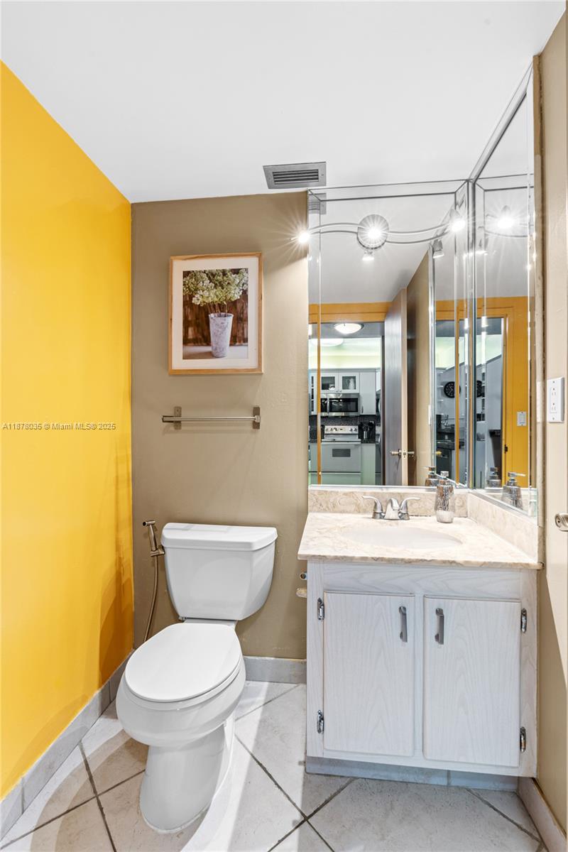 Photo of 3725 Ocean Dr  #1609, Hollywood, Florida, 33019 - 