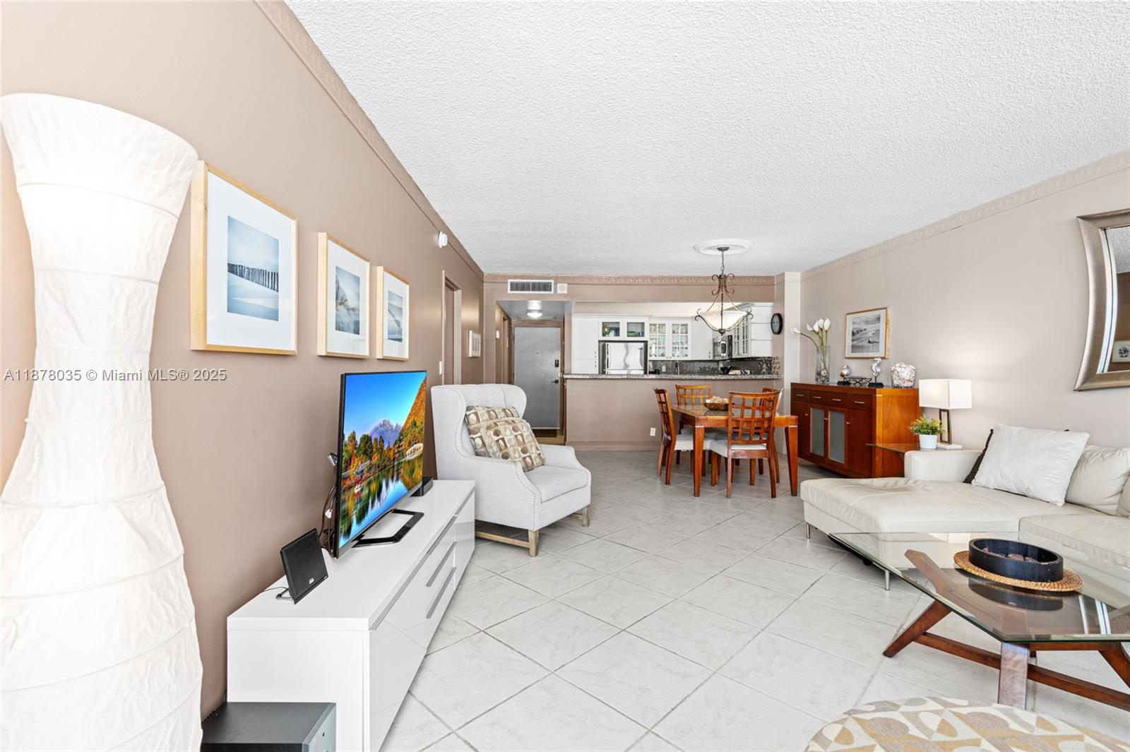 Photo of 3725 Ocean Dr  #1609, Hollywood, Florida, 33019 - 