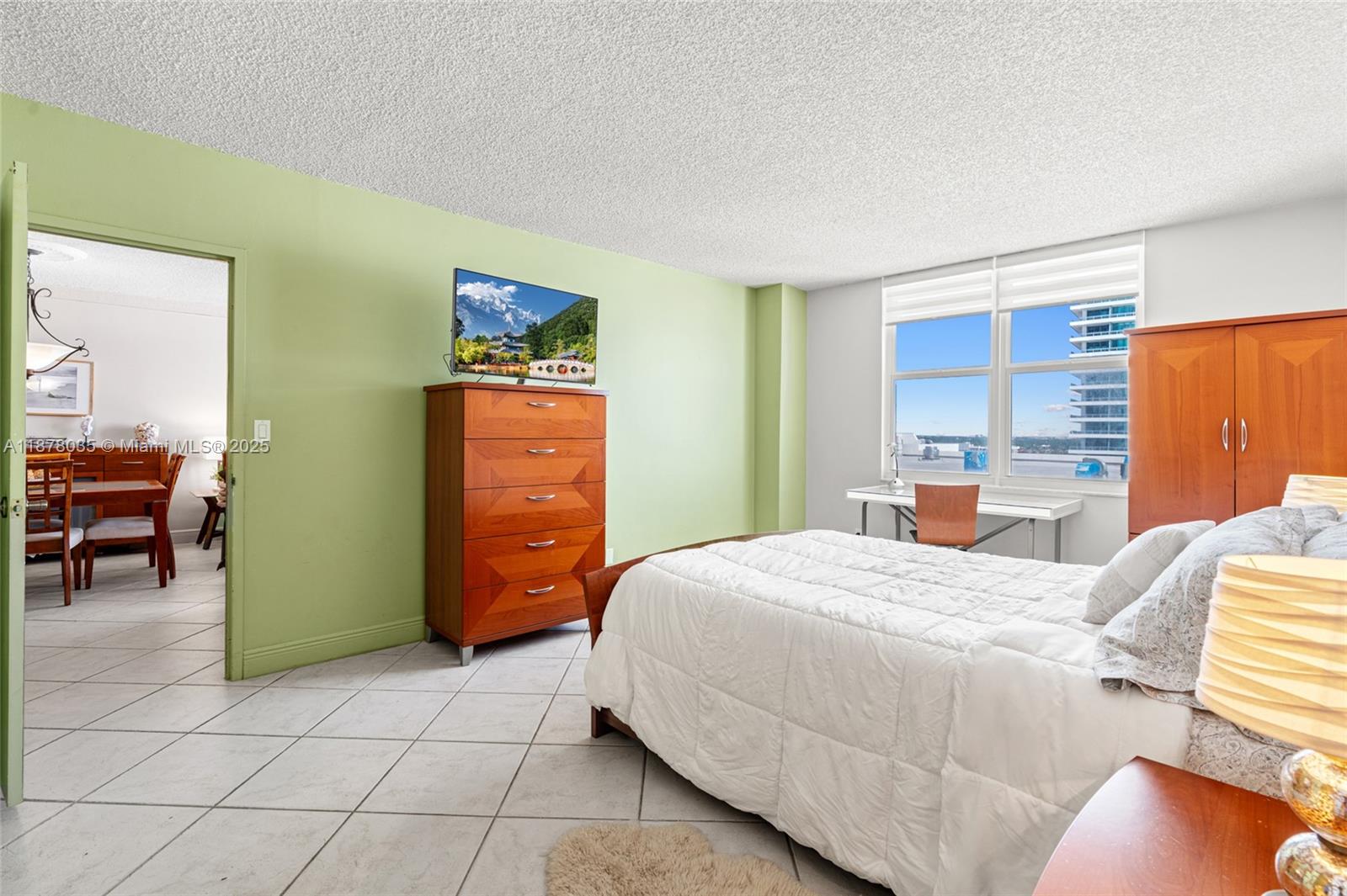 Photo of 3725 Ocean Dr  #1609, Hollywood, Florida, 33019 - 