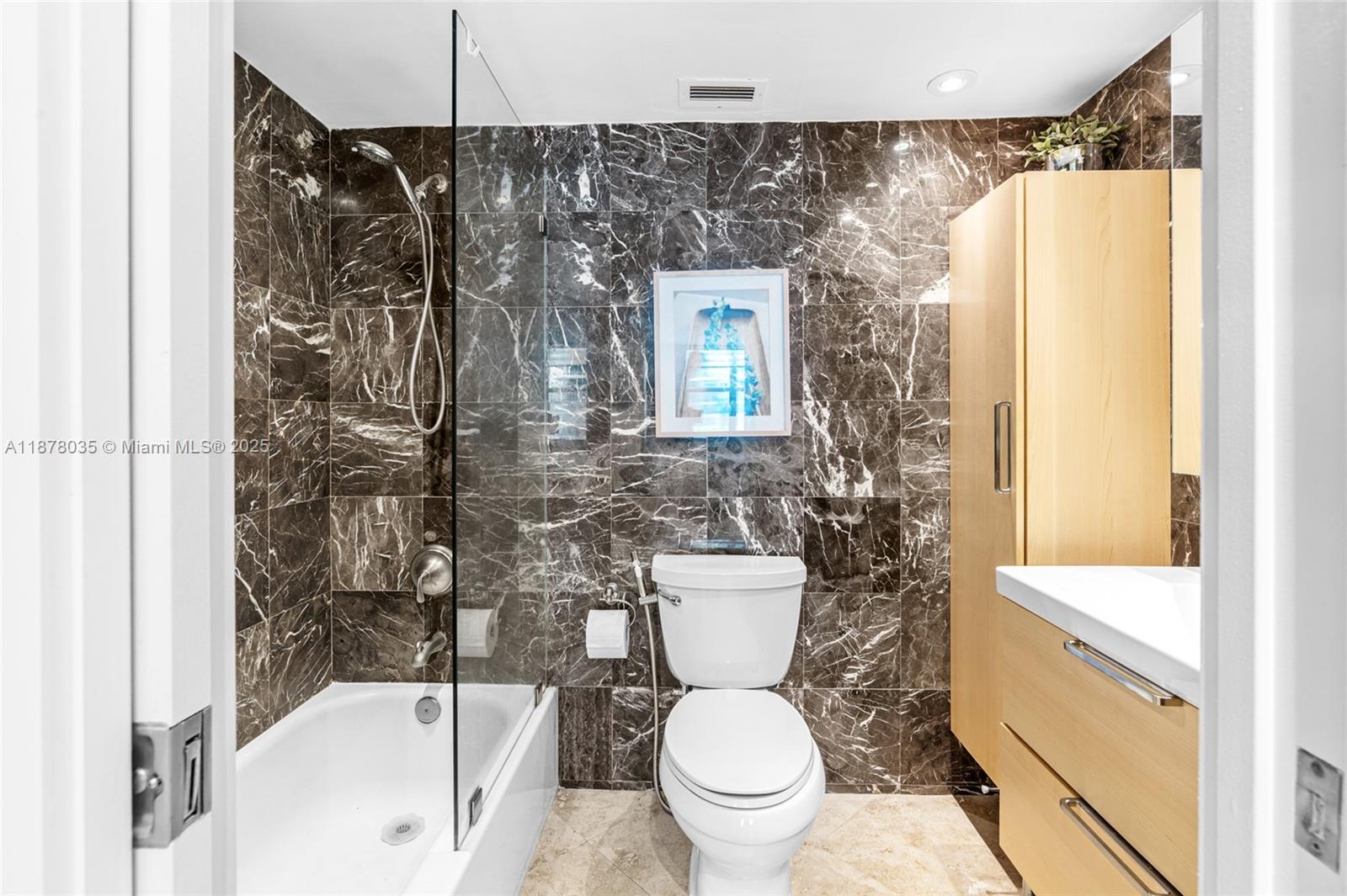 Photo of 3725 Ocean Dr  #1609, Hollywood, Florida, 33019 - 