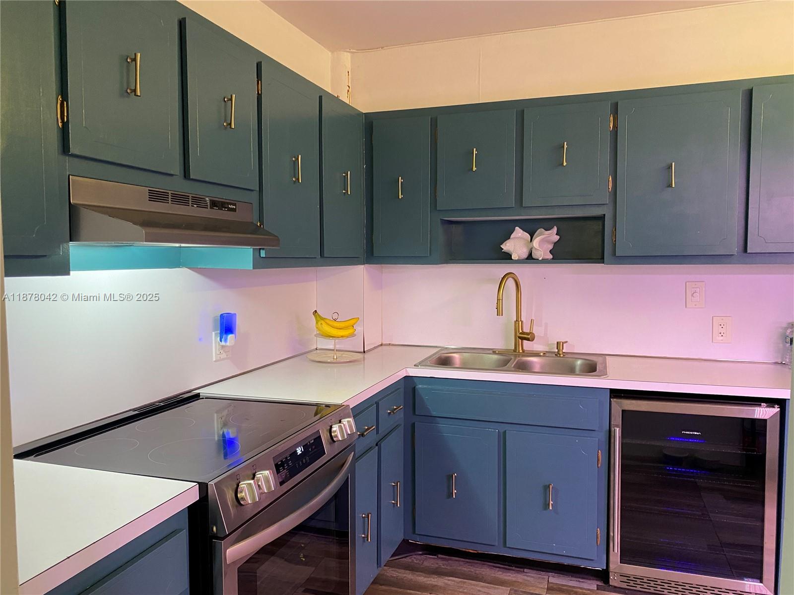 303 2 / 2 1132 sq. ft. $ 2025-09-13 0 Photo