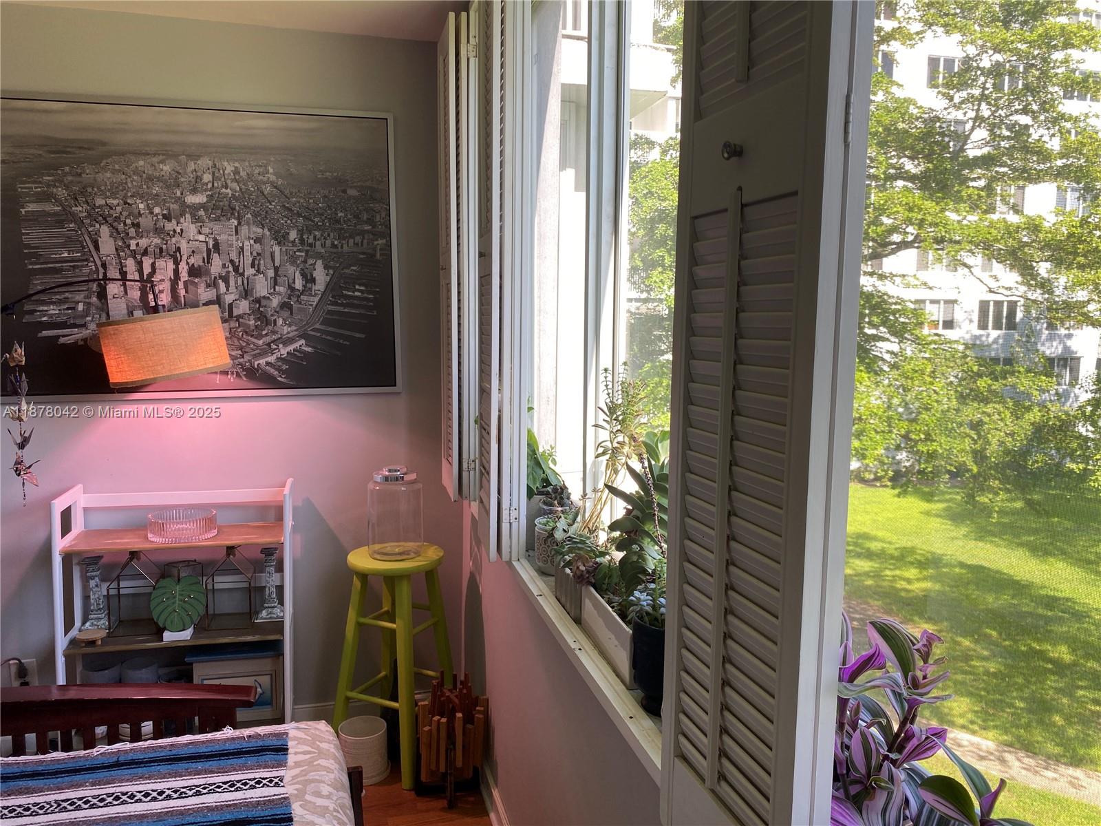 303 2 / 2 1132 sq. ft. $ 2025-09-13 0 Photo