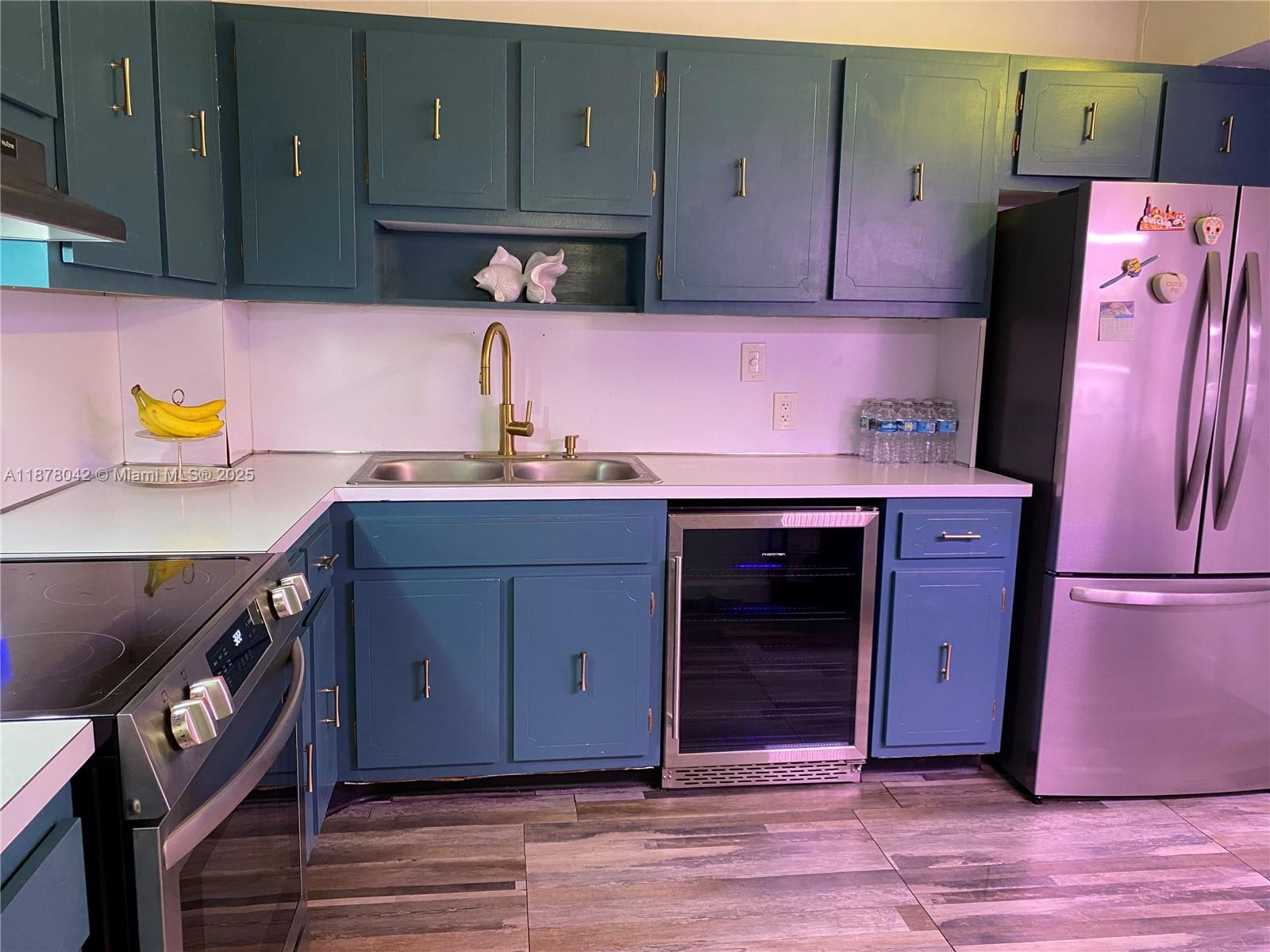 303 2 / 2 1132 sq. ft. $ 2025-09-13 0 Photo
