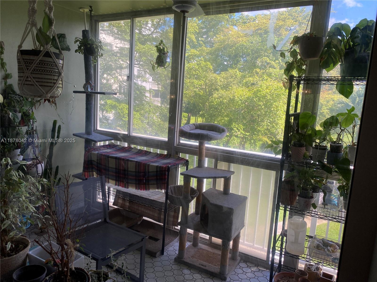 303 2 / 2 1132 sq. ft. $ 2025-09-13 0 Photo
