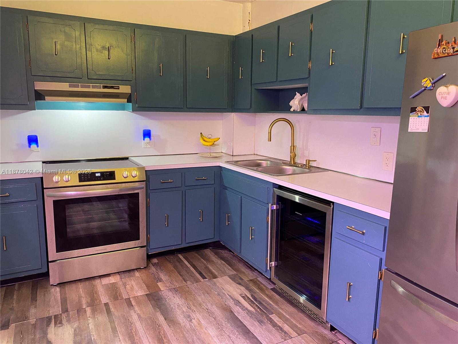 303 2 / 2 1132 sq. ft. $ 2025-09-13 0 Photo