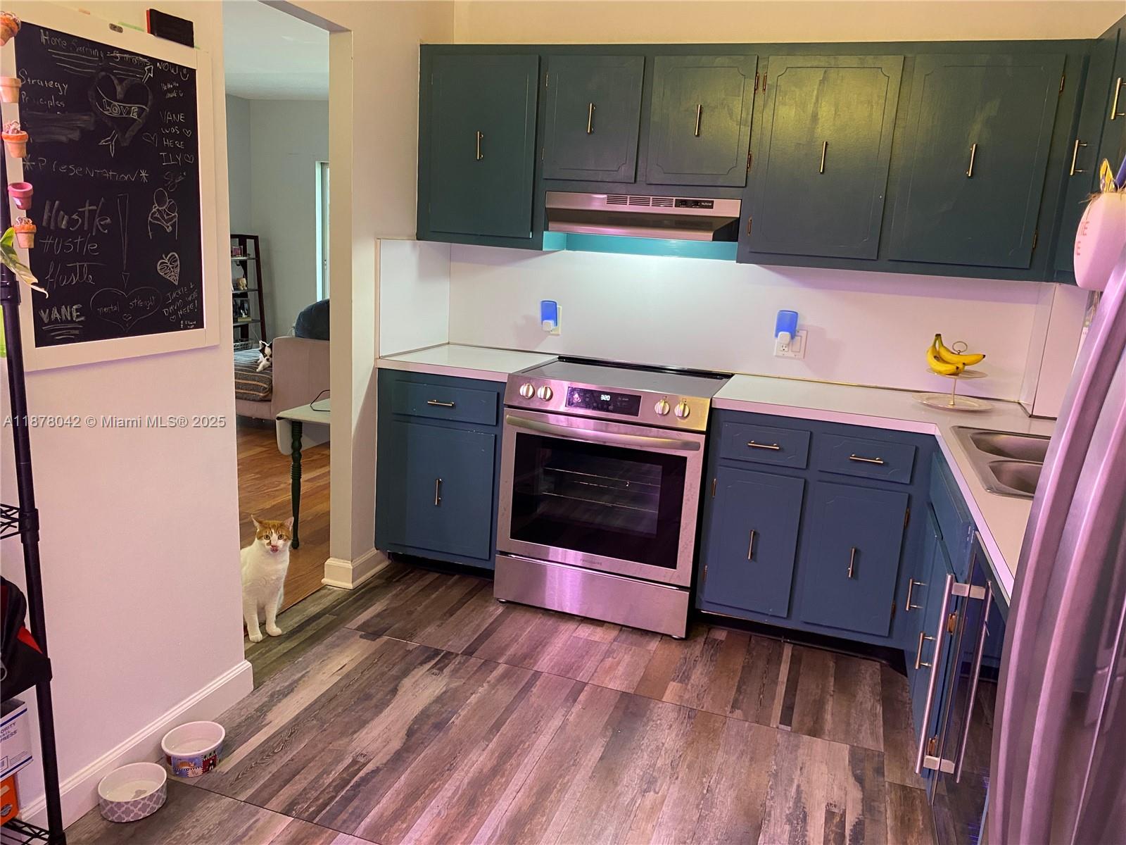 303 2 / 2 1132 sq. ft. $ 2025-09-13 0 Photo