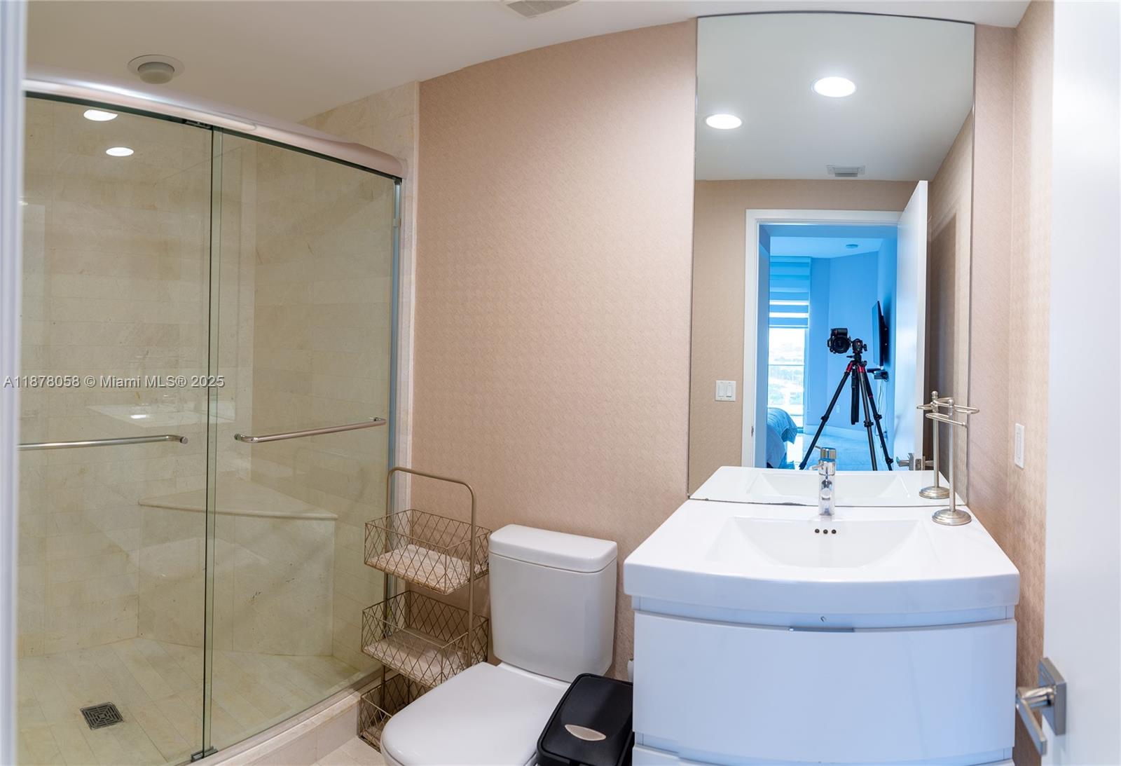 Photo of 17301 Biscayne Blvd  #1706, North Miami Beach, Florida, 33160 - #3