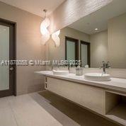 Photo of 17301 Biscayne Blvd  #1706, North Miami Beach, Florida, 33160 - Lobby bath