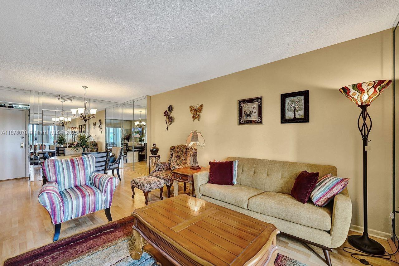 403 1 / 2 844 sq. ft. $ 2025-09-13 0 Photo