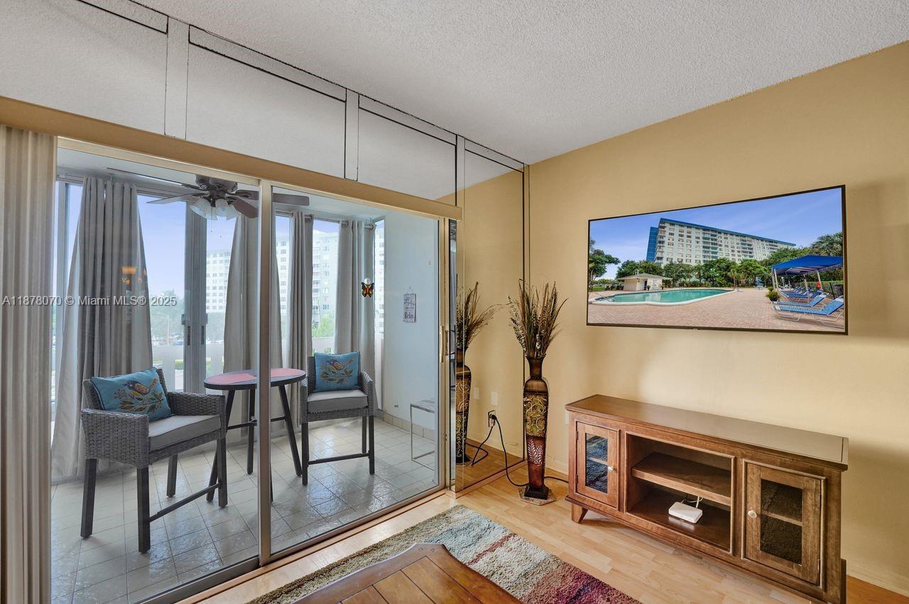 403 1 / 2 844 sq. ft. $ 2025-09-13 0 Photo