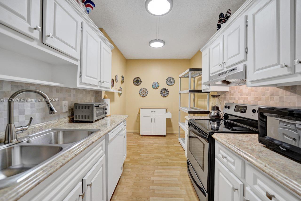 403 1 / 2 844 sq. ft. $ 2025-09-13 0 Photo