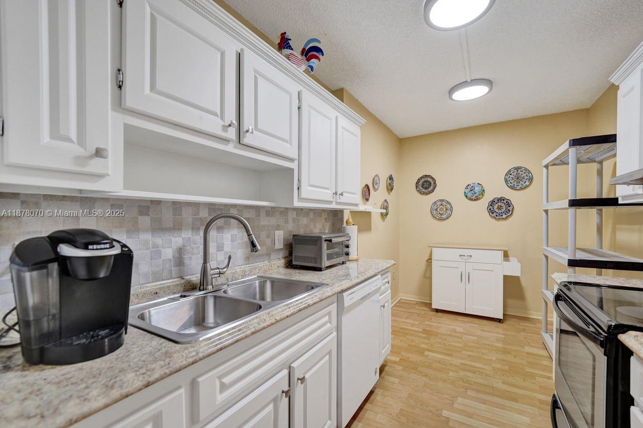 403 1 / 2 844 sq. ft. $ 2025-09-13 0 Photo