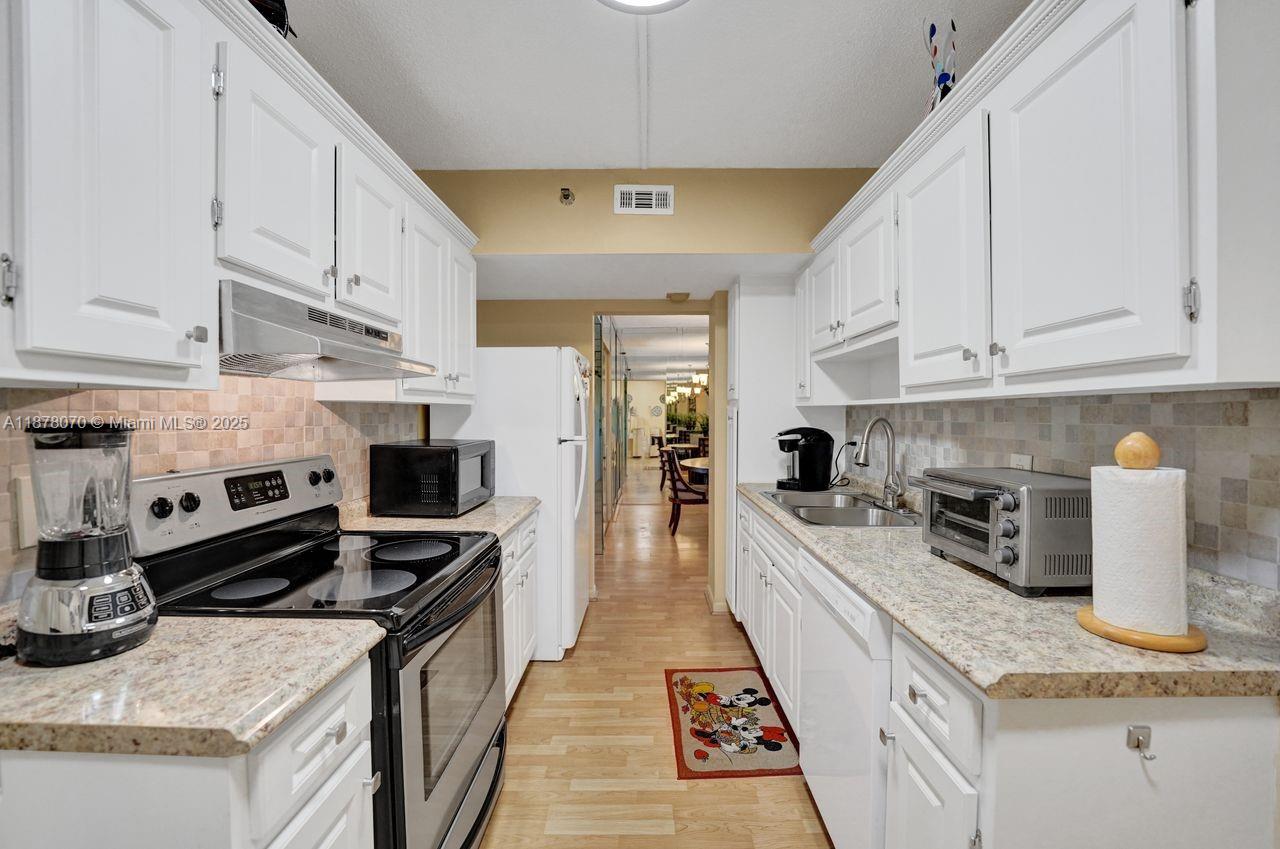 403 1 / 2 844 sq. ft. $ 2025-09-13 0 Photo