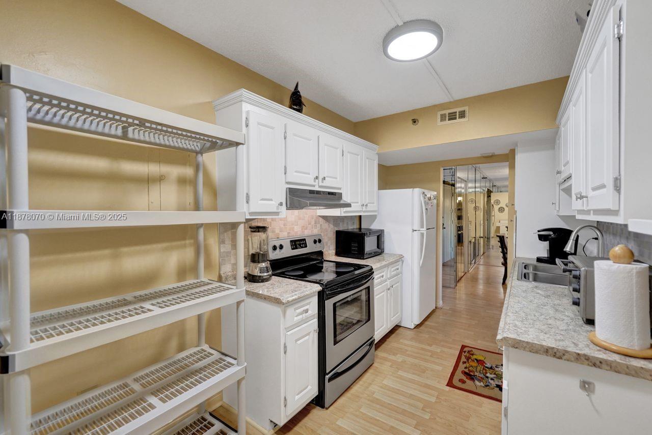 403 1 / 2 844 sq. ft. $ 2025-09-13 0 Photo