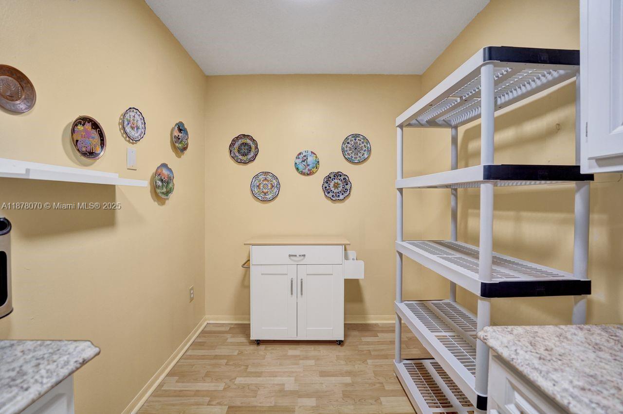403 1 / 2 844 sq. ft. $ 2025-09-13 0 Photo