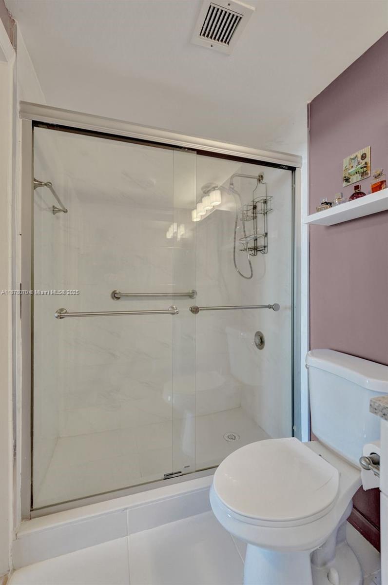 403 1 / 2 844 sq. ft. $ 2025-09-13 0 Photo